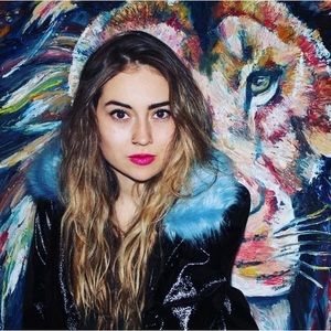 Meet your Posher, Lauren